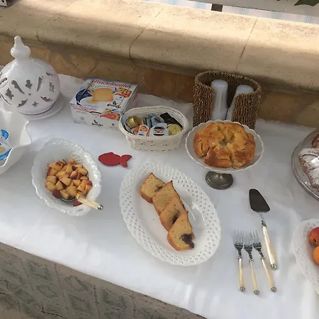 Oda ve Kahvaltı Pesciolino Rosso 3*