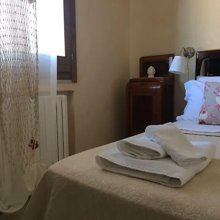 Oda ve Kahvaltı Pesciolino Rosso