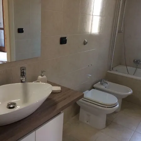 Pesciolino Rosso לינה וארוחת בוקר 3*